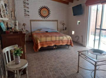 Casa · 100m² · 4 Ambientes · 2 Cocheras · Casa en Venta B°quintanilla Guaymallén