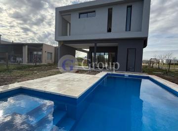 Casa · 150m² · 4 Ambientes · 1 Cochera · Casa en Venta en San Ramón, Pilar del Este, Pilar