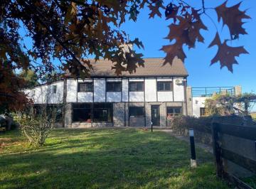 Casa · 420m² · 13 Ambientes · Chacra en Venta - 5 Dorm. 3 Baños - 150.440 m² - Castelli