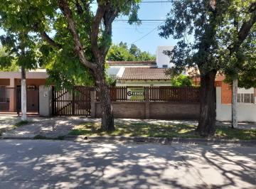 Casa · 192m² · 7 Ambientes · 1 Cochera · En Venta | Importante Propiedad en Calle Mexico Al 400 - Barrio San Jose - 4 Dorm. - Parque