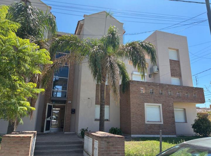 Departamento · 80m² · 5 Ambientes · 1 Cochera