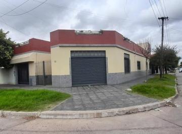 Casa · 180m² · 4 Ambientes · 2 Cocheras · Casa en General Villegas