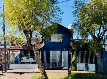 Casa · 190m² · 8 Ambientes · 1 Cochera · Venta Casa 4 Dorm., Cochera, Patio, Quincho y Pileta en Don Bosco, Quilmes