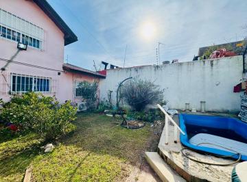 Casa · 190m² · 8 Ambientes · 1 Cochera · Venta Casa 4 Dorm., Cochera, Patio, Quincho y Pileta en Don Bosco, Quilmes