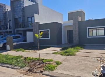 Casa de 3 ambientes, Córdoba · Nuevo Precio Casa a Estrenar! - Hermoso Diseño y Funcional Para La Vida en Familia!111
