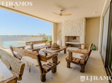 Casa · 396m² · 7 Ambientes · 2 Cocheras · Casa Al Lago en El Barrio Costas, Puertos / Escobar