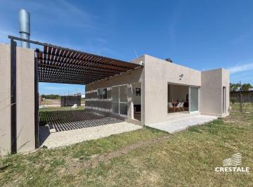 Casa · 89m² · 4 Ambientes · 1 Cochera · Venta Casa 2 Dorm. Funes Town