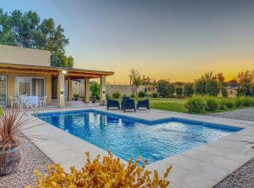 Casa de 3 ambientes, San Miguel del Monte · Oportunidad · Casa · 1 Dormitorio · Pileta · San Miguel del Monte