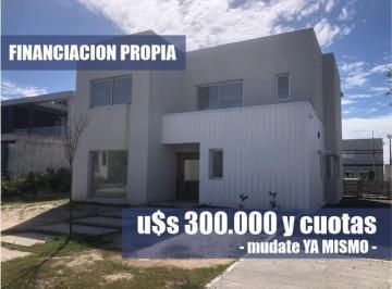 Casa · 202m² · 6 Ambientes · Casa en Carpinchos