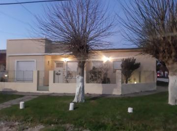 Casa · 190m² · 4 Ambientes · 1 Cochera · Casa 3 Amb. + PH 2 Amb. en Venta Mar del Plata