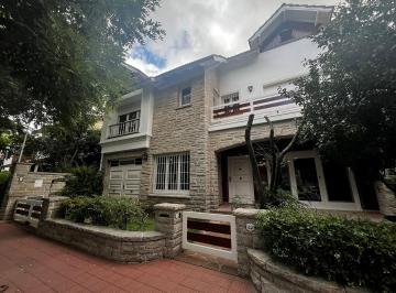 Casa · 287m² · 5 Ambientes · 1 Cochera · Casa Chalet en Venta en Martínez, San Isidro, G. B. a. Zona Norte
