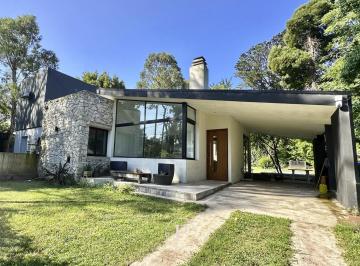 Casa · 80m² · 3 Ambientes · 1 Cochera · Venta Casa/chalet en Bosque Peralta Ramos con Piscina
