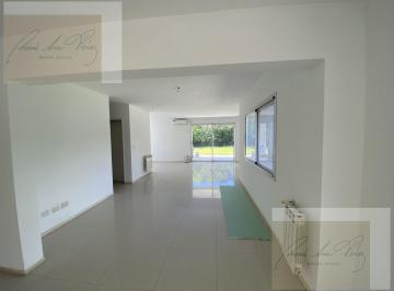 Casa · 200m² · 4 Ambientes · 2 Cocheras · Casa en Venta o Alquiler en Los Tacos. 3 Cuartos. Apto Crédito.