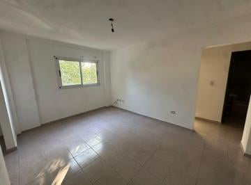 Departamento · 50m² · 2 Ambientes · Departamento de 1 Dormitorio en Alquiler Sobre Calle 121 | Próximo a Facultades y Autopista