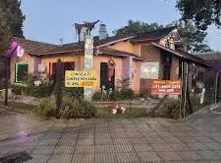 Local comercial · 200m² · 6 Ambientes · 1 Cochera