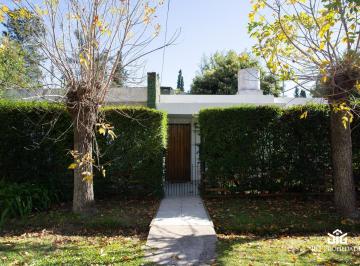 Casa · 116m² · 3 Ambientes · 2 Cocheras · Casa | 4 Ambientes | Gran Jardín | Tracto Abreviado | Todo en Planta Baja | Barrio Bonanza