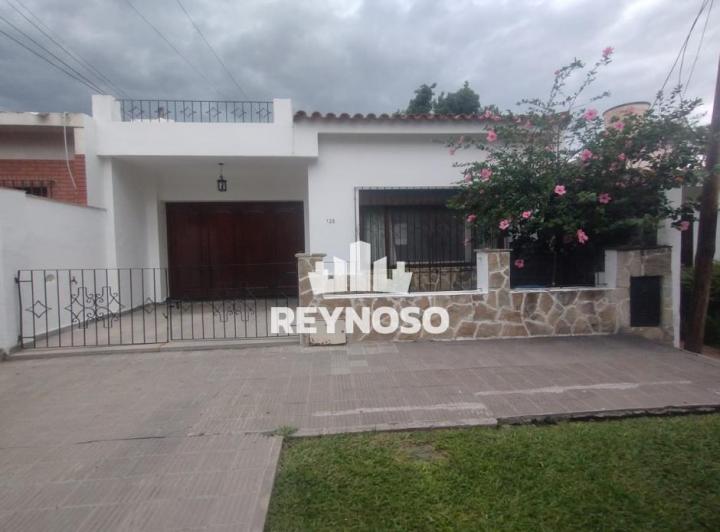 Casa · 230m² · 5 Ambientes · 1 Cochera