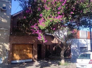 Casa de 5 ambientes, Mataderos · Chalet 5 Ambientes Cochera Fondo Impecable Estado Venta Mataderos Caba