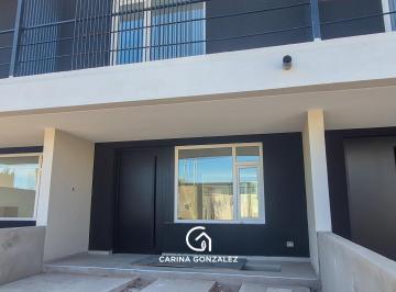 PH · 105m² · 3 Ambientes · 1 Cochera · Duplex en B. Perticone, Centenario
