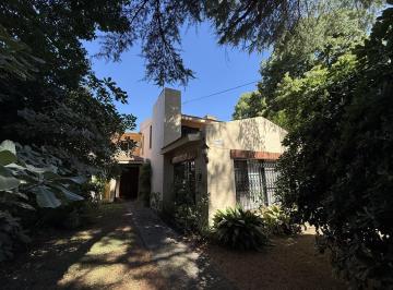 Casa · 194m² · 5 Ambientes · 6 Cocheras · Casa en Venta Bella Vista, Senador Moron