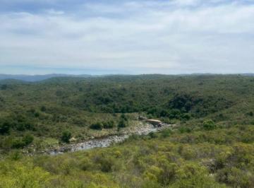 Campo , Cosquín · Campo con 50ha en Venta en Cosquín, con Río