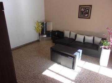Casa · 150m² · 4 Ambientes · 1 Cochera · Casa en Tablada