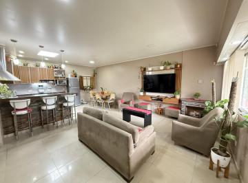 Casa · 116m² · 4 Ambientes · 2 Cocheras · Impecable Casa - Centro de Tortuguitas - Malvinas Argentinas