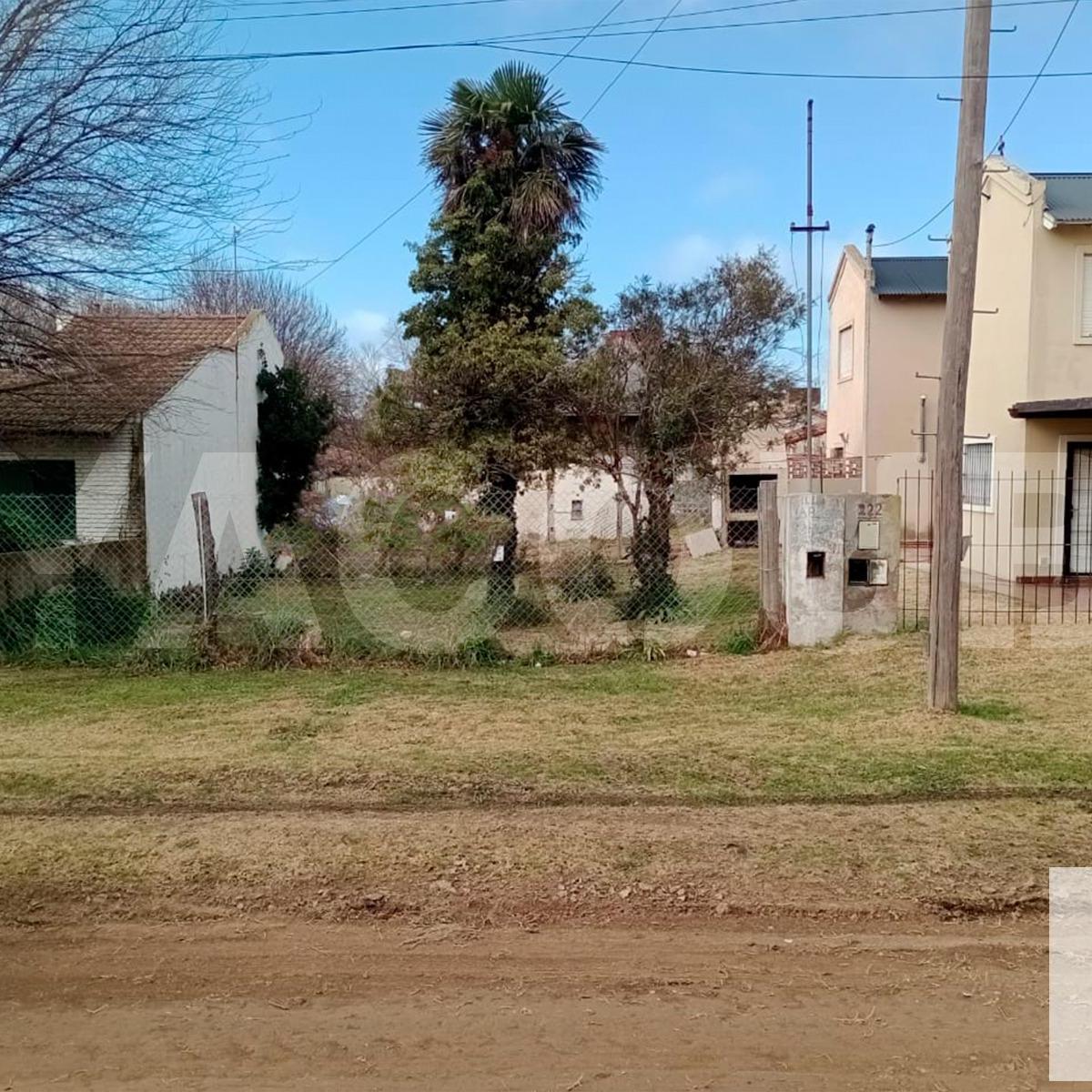 Terreno en venta 206m² sobre calle 24 entre 5 y 3