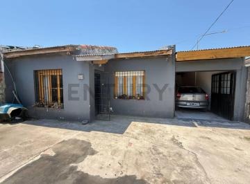 Casa · 95m² · 3 Ambientes · Casa en Venta 2 Dorm., Garage, Jardin en Villa Elvira
