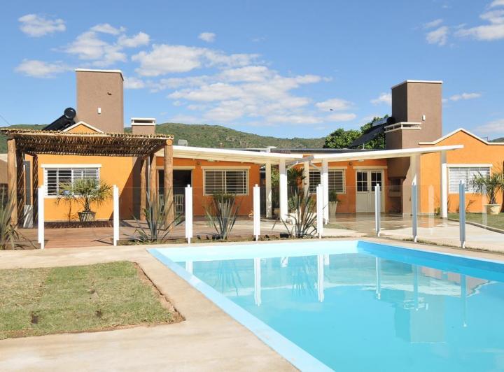 Casa · 107m² · 4 Ambientes · 2 Cocheras