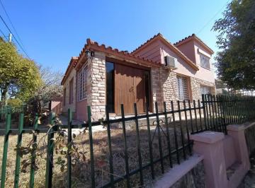 Casa · 220m² · 4 Ambientes · 2 Cocheras · En Venta Casa Centro Villa Carlos Paz