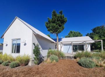 Casa de 5 ambientes, Costa Esmeralda · Venta Casa de Diseño en Costa Esmeralda