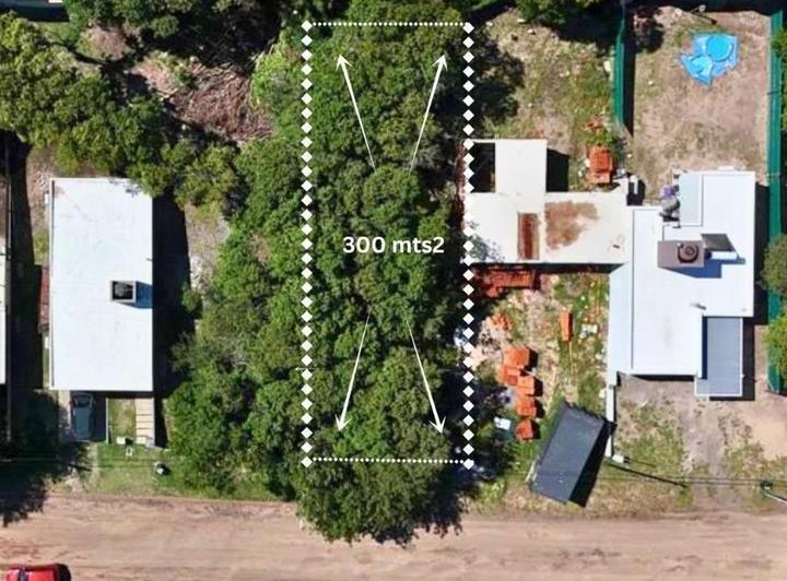 Terreno · 300m²