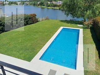 Casa · 270m² · 8 Ambientes · 3 Cocheras · Casa en La Comarca Al Lago, Venta Y/o Alquiler con Muebles