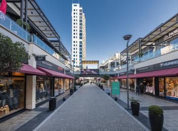 Local comercial · 101m² · 1 Ambiente · Local en Lomas de Zamora Oeste