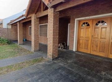 Casa · 200m² · 5 Ambientes · 1 Cochera · Casa en Venta B° El Mirador, Lujan
