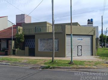 Casa · 180m² · 3 Ambientes · 2 Cocheras · Casa Totalmente Reciclada con Local Independiente Ubicado en Ochava