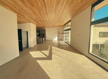 Casa · 330m² · 6 Ambientes · 4 Cocheras · Casa en Venta de 3 Dorm. - Country Estancia Q2