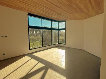 Casa · 330m² · 6 Ambientes · 4 Cocheras · Casa en Venta de 3 Dorm. - Country Estancia Q2