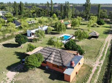 Edificio · 200m² · Complejo de Cabañas en Venta - 3 Ufs - Mendoza
