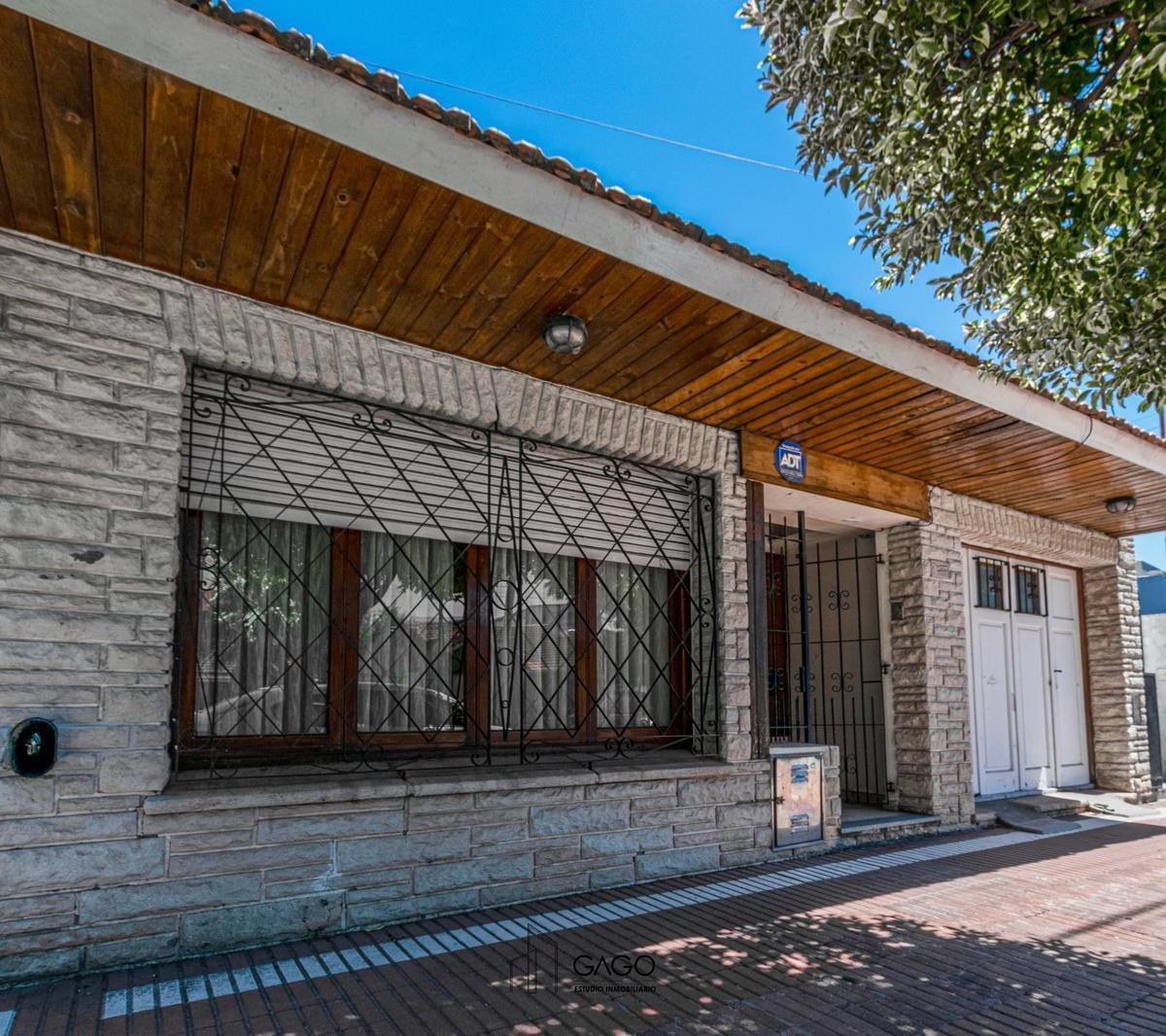 Chalet 3 amb, 95m² con cochera y jardín — Don Bosco