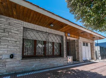 Casa · 95m² · 4 Ambientes · 1 Cochera · Casa en Venta 3 Ambientes