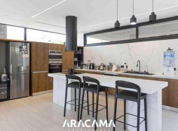 Casa en Alquiler de 5 ambientes Canning · Casa en Alquiler en Saint Thomas Oeste - Canning