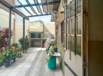 Casa · 130m² · 5 Ambientes · 1 Cochera · Venta - Casa de 4 Dorm. con Cochera - Barrio Belgrano, Rosario. Apto Crédito.