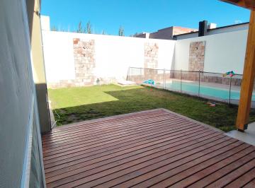 Casa de 3 ambientes, Cipolletti · Casa 3 Dorm. - Pileta