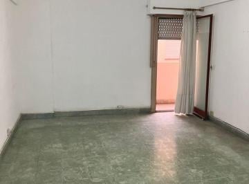 Departamento de 3 ambientes, La Boca · Departamento 3 Ambientes con Dos Balcones en Venta La Boca