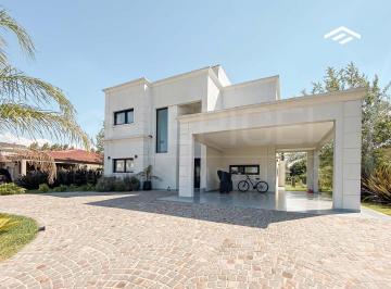 Casa · 253m² · 5 Ambientes · 2 Cocheras · Casa 5 Ambientes en Venta - El Rebenque, Canning