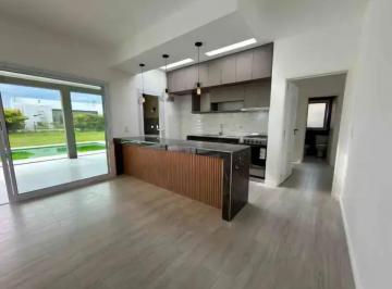 Casa · 170m² · 4 Ambientes · Casa en Venta en La Alameda