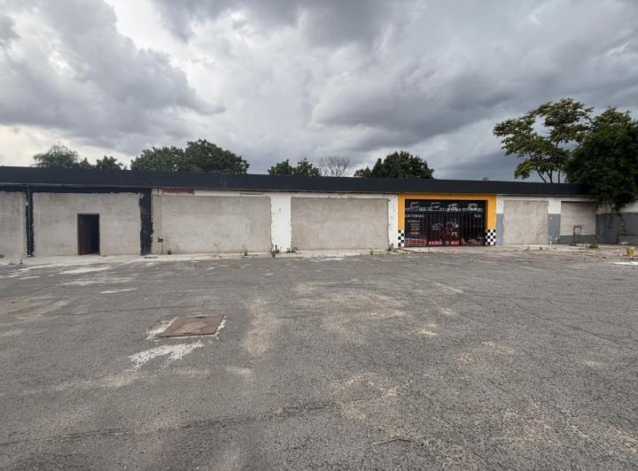 Local comercial · 211m² · 1 Ambiente