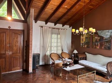 Casa · 168m² · 3 Dormitorios · 2 Cocheras · Casa en Venta en Granja de Funes